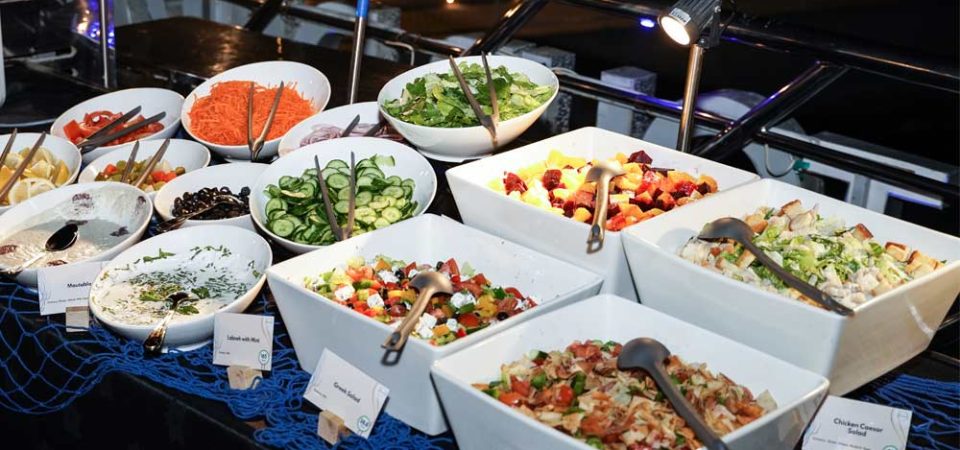 tour-dubai-marina-dinner-cruise-exterior-buffet-1