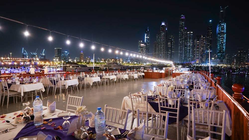 tour-dubai-marina-dinner-cruise-top-deck-layout