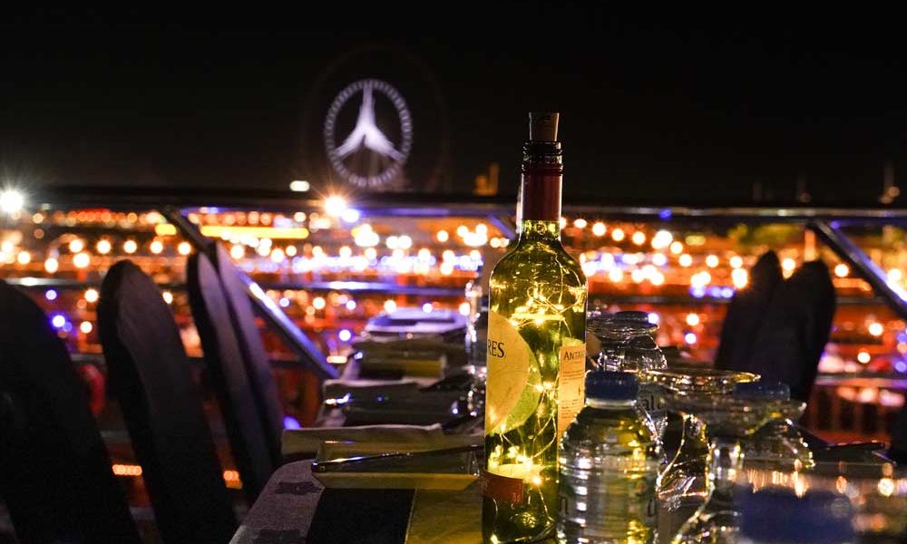 tour-dubai-marina-dinner-cruise-exterior-tablescape-2